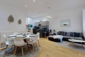Lovely 2 Bedroom Apartment near Highgate Station